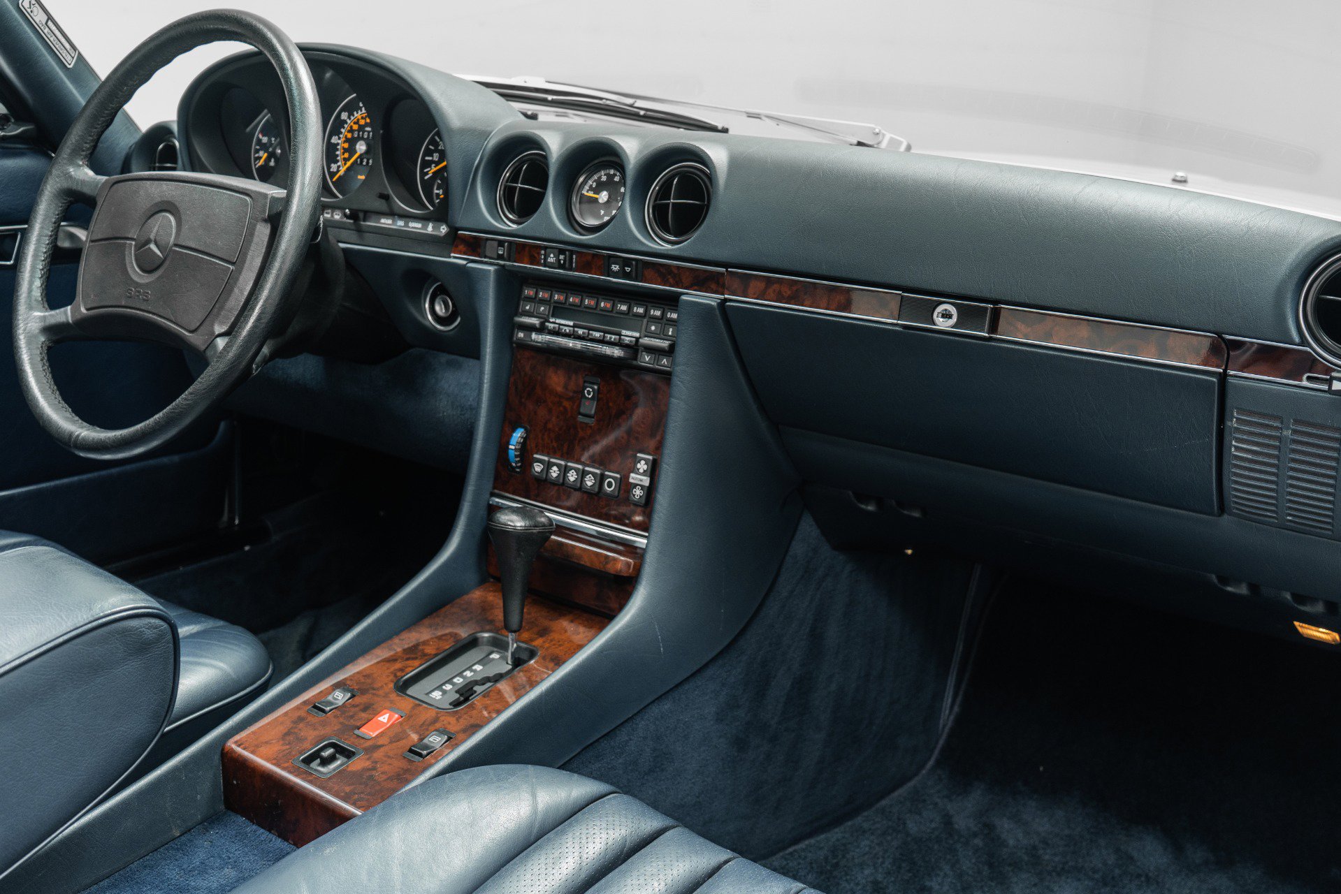 Used 1987 Mercedes-Benz 560 SL image 14