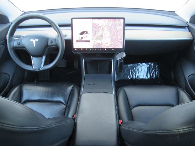 Used 2019 Tesla Model 3 Standard Range image 3