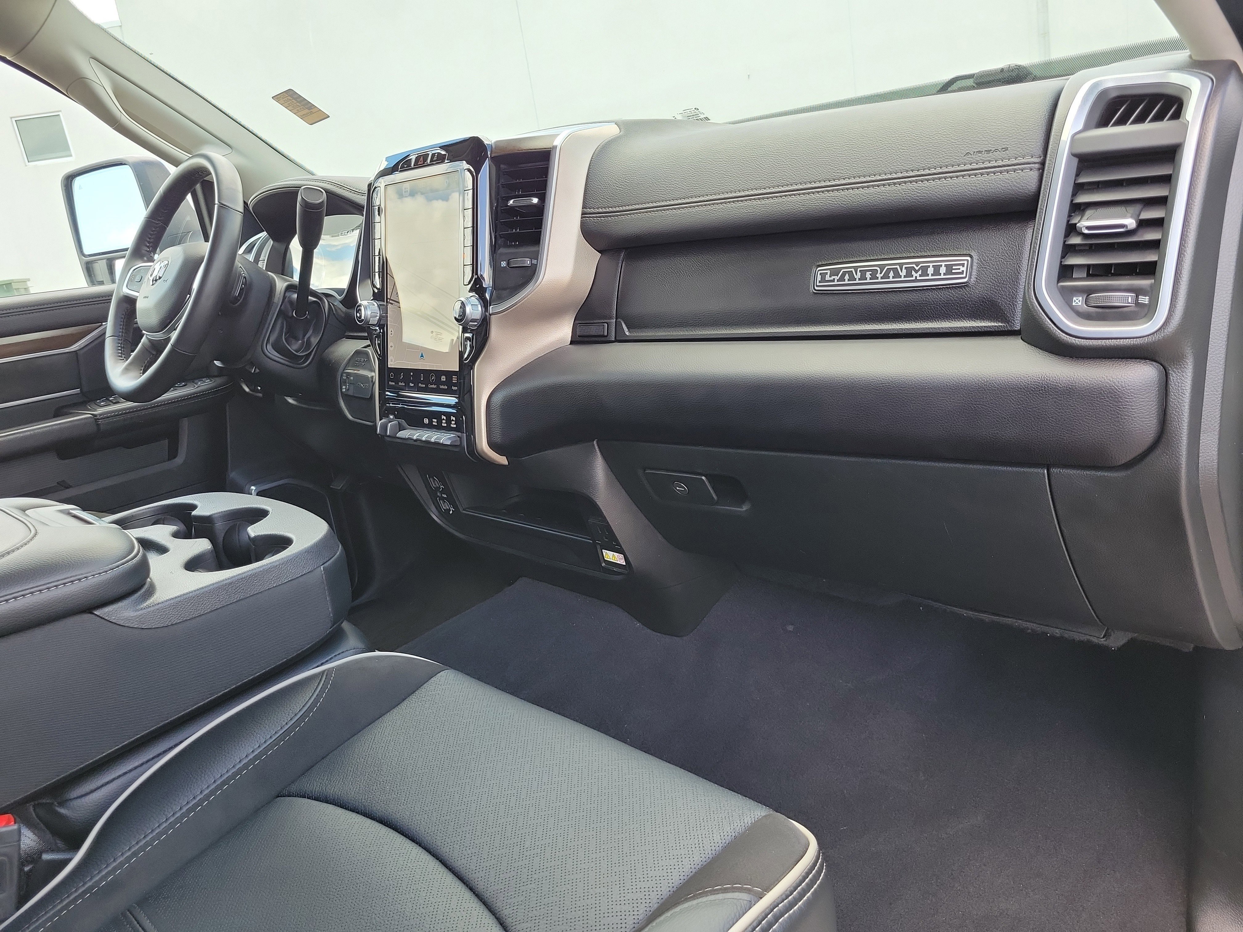 Used 2024 RAM 2500 Laramie AWD/4WD image 15