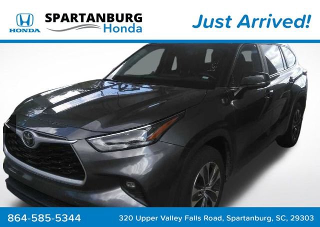 Used 2024 Toyota Highlander XLE image 1