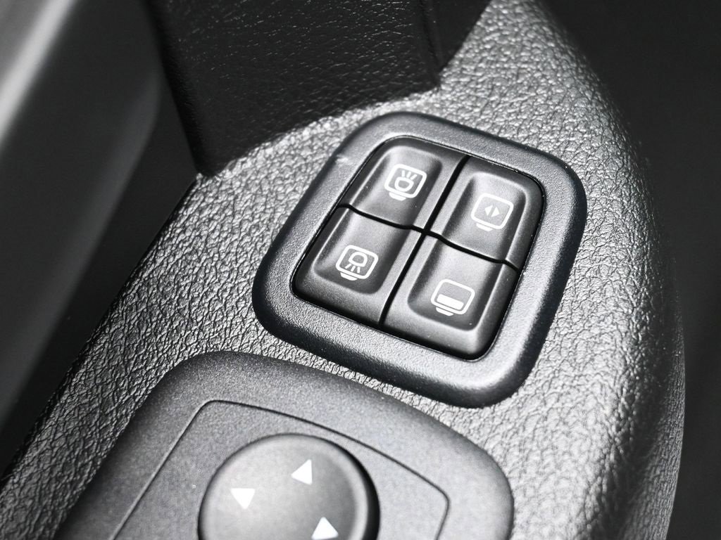 Used 2024 RAM 2500 Tradesman w/ Chrome Appearance Group image 11