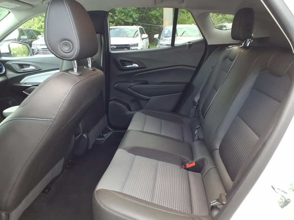 Certified 2024 Chevrolet Trax LT w/ LT Convenience Package FWD image 14