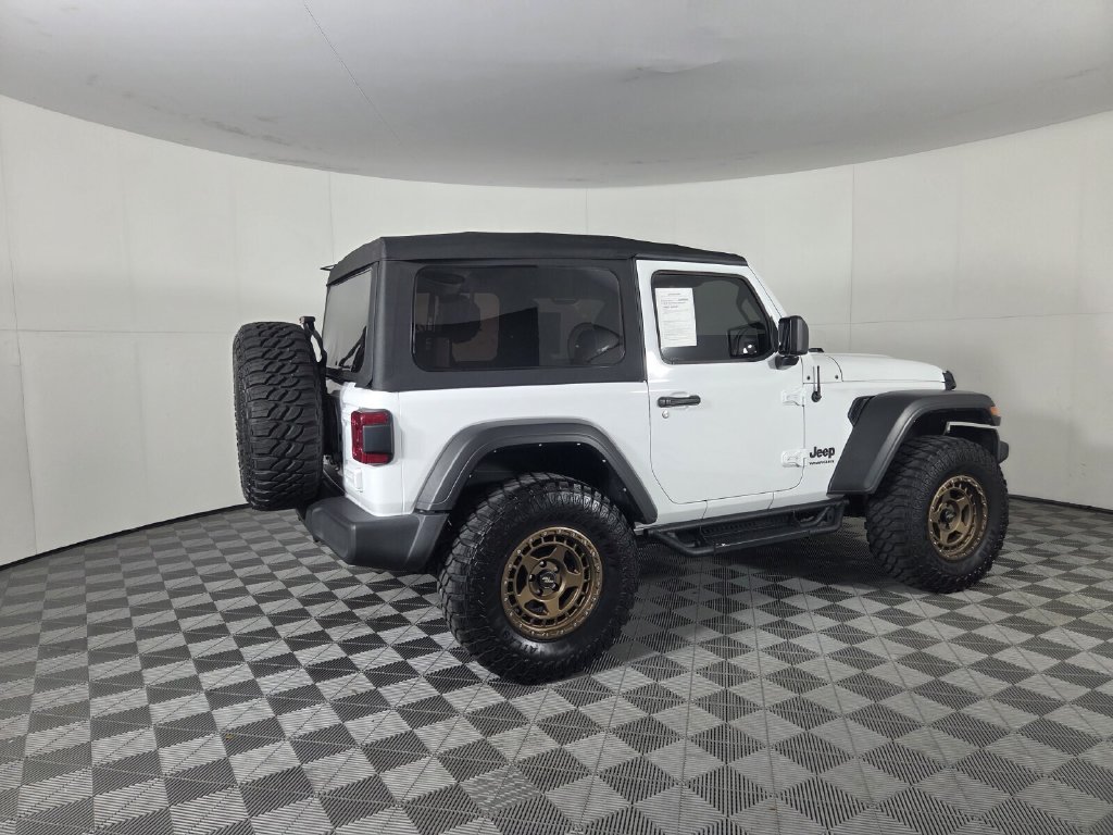 Used 2022 Jeep Wrangler Sport AWD/4WD image 6