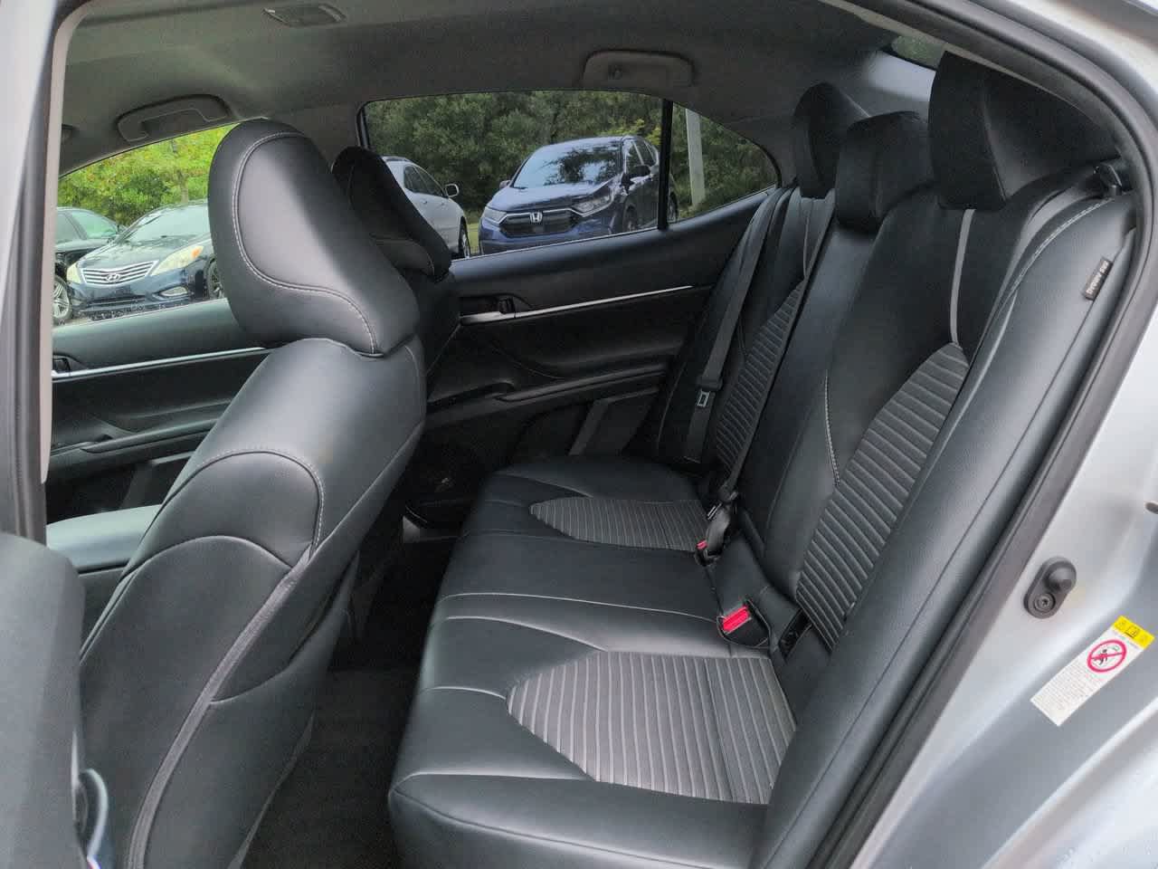 Used 2019 Toyota Camry SE FWD image 13