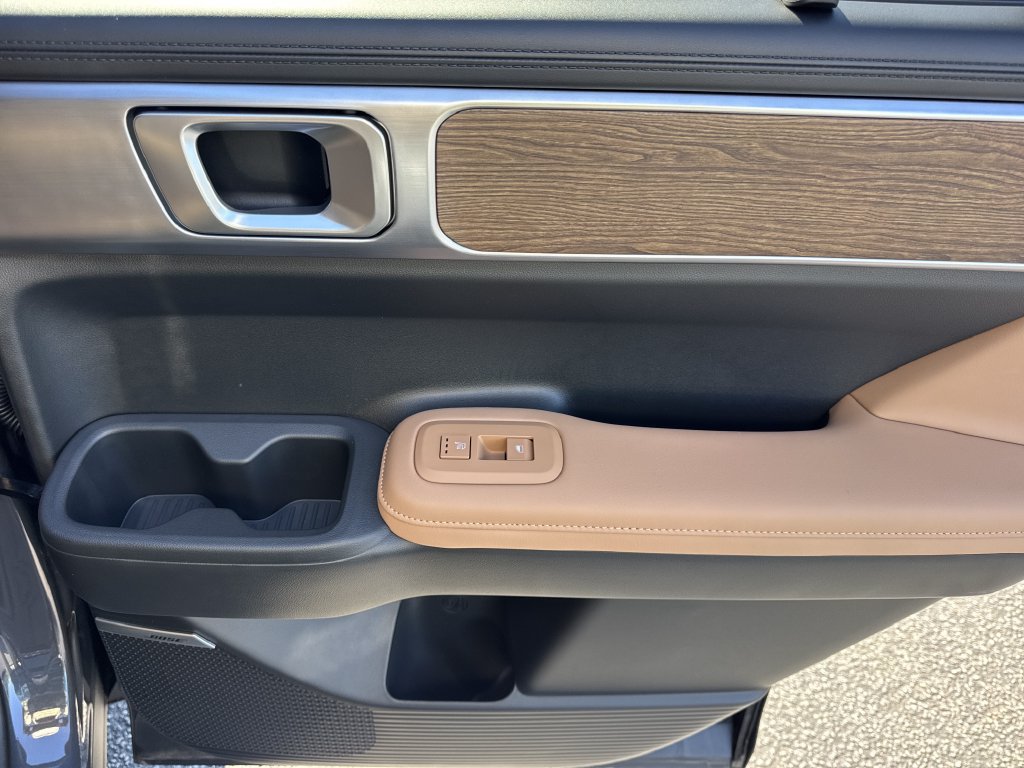 New 2027 Hyundai Santa Fe Limited FWD image 16