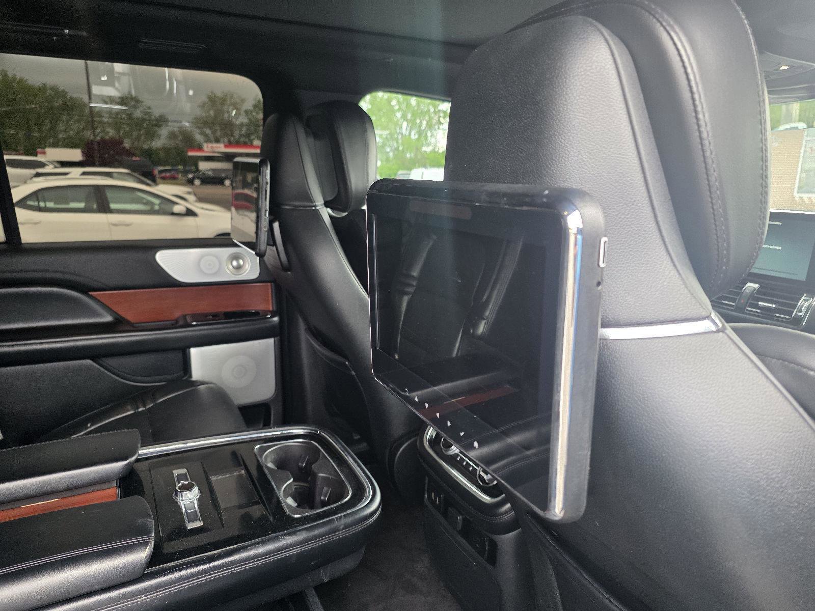 Used 2020 Lincoln Navigator L Reserve w/ Equipment Group 208A Reserve AWD/4WD image 5