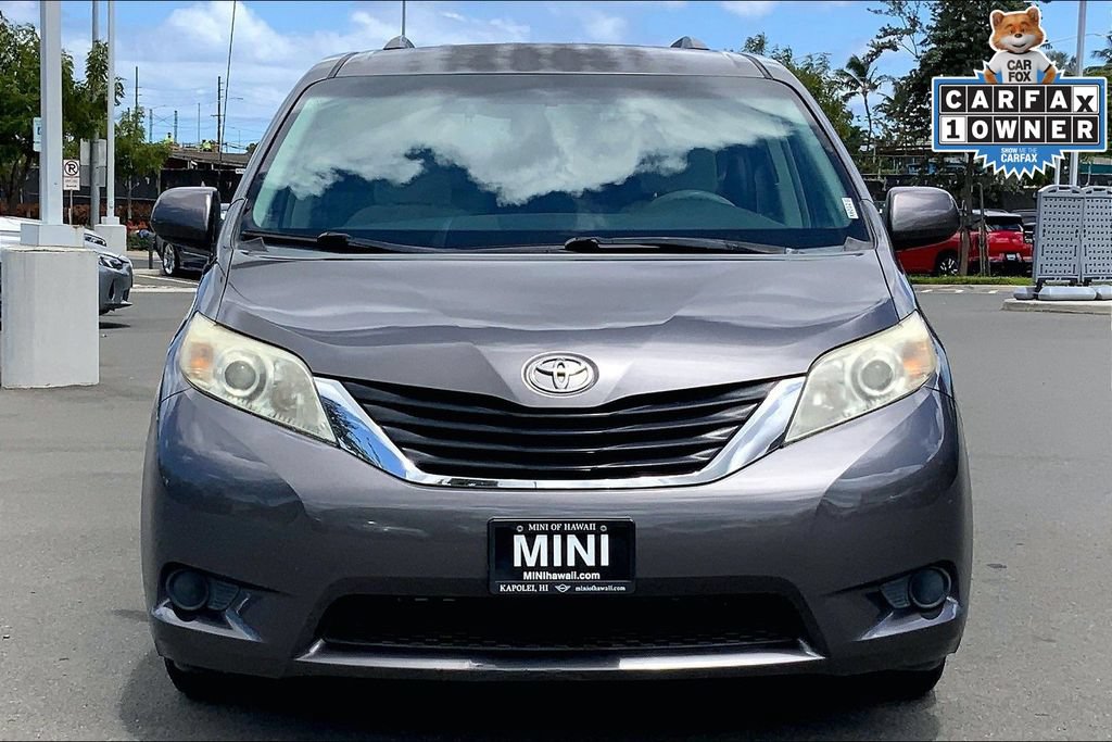 Used 2014 Toyota Sienna LE FWD image 3