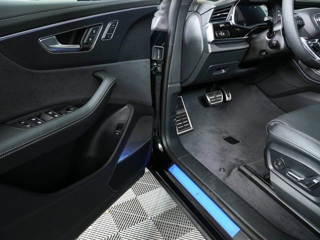 New 2026 Audi SQ8 Prestige image 8