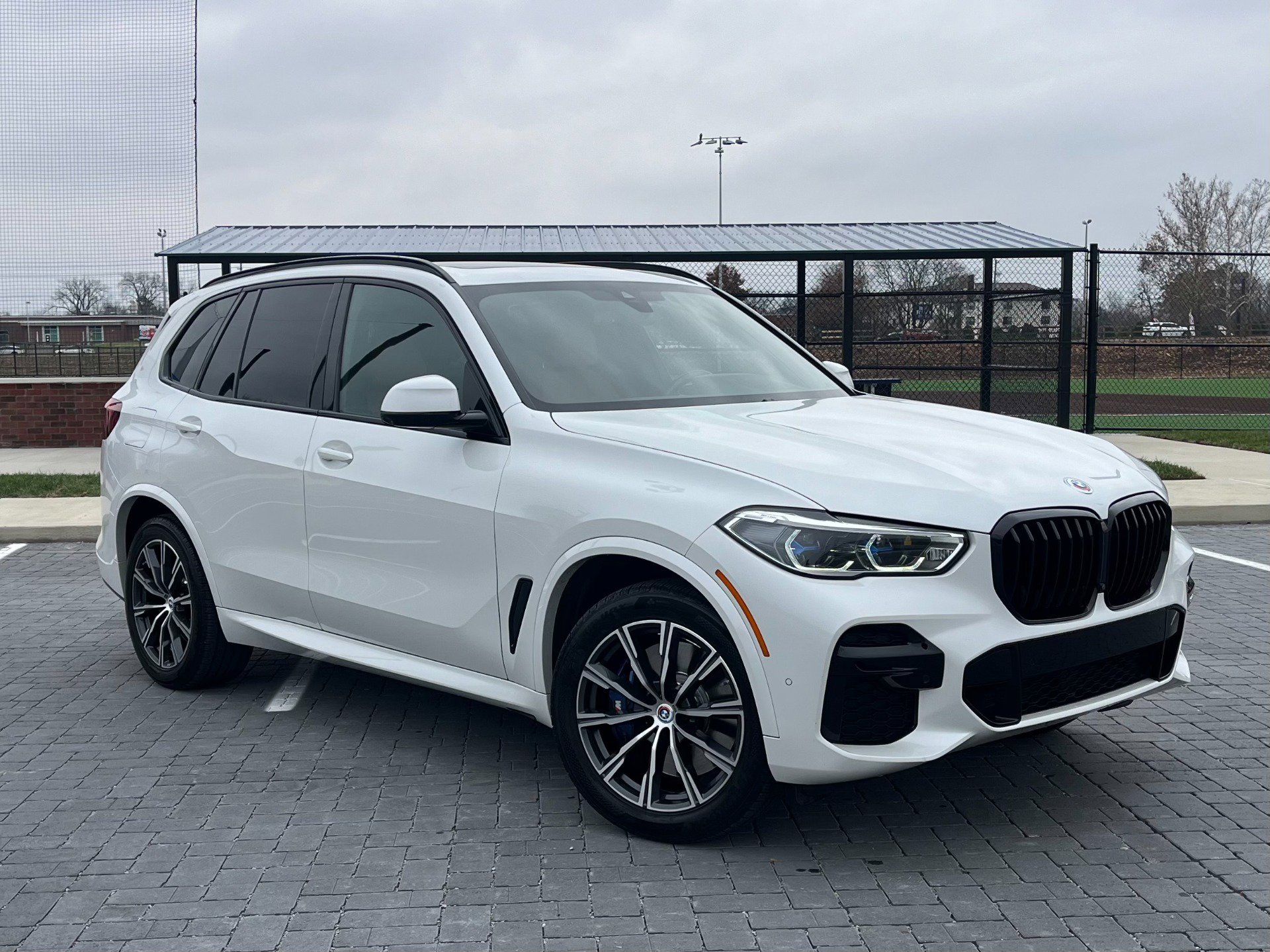Used 2022 BMW X5 M50i w/ Executive Package image 1