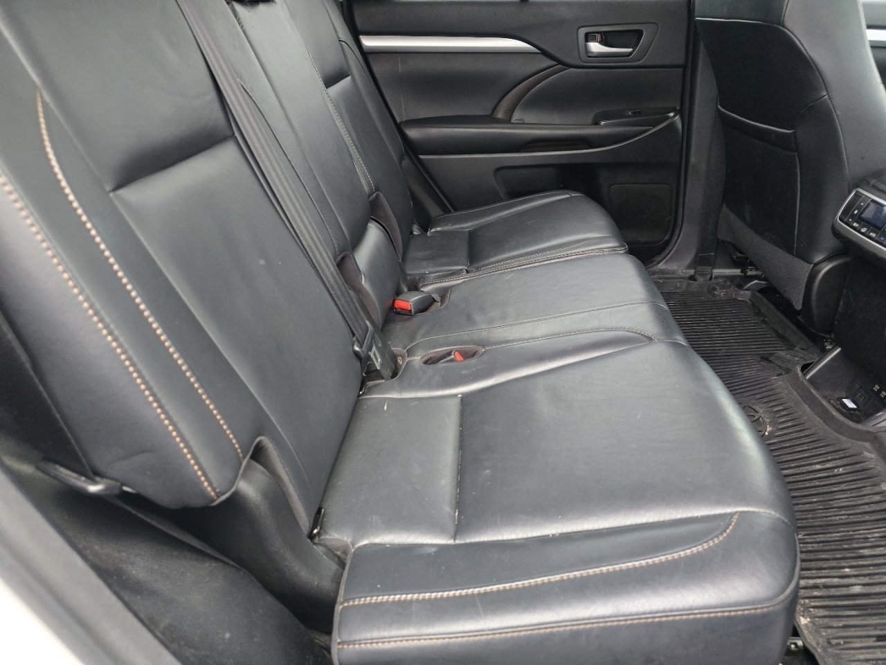 Used 2018 Toyota Highlander XLE image 10