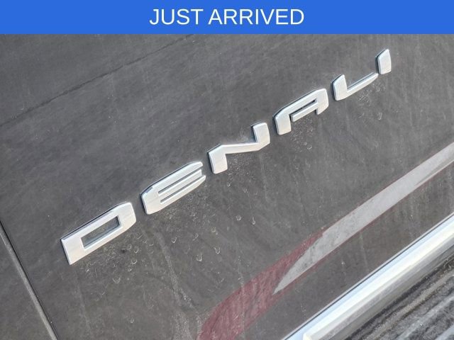 Used 2025 GMC Yukon XL Denali image 10