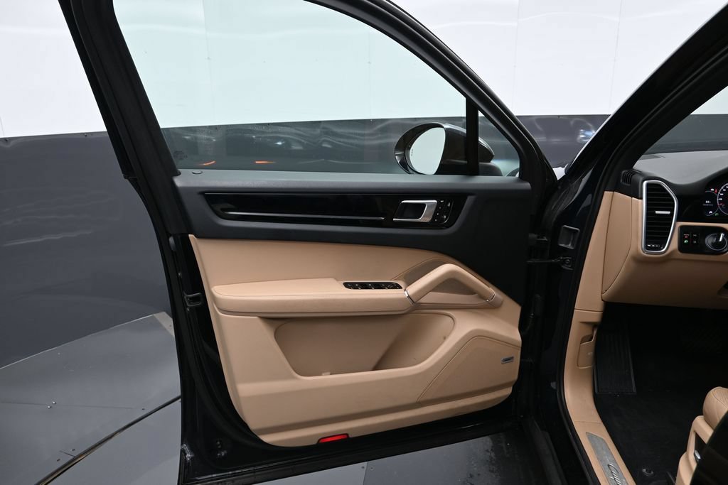 Certified 2019 Porsche Cayenne AWD/4WD image 8