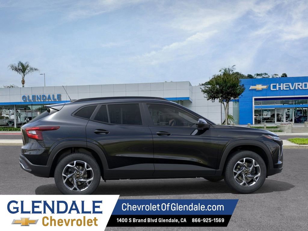 New 2026 Chevrolet Trax LT image 2