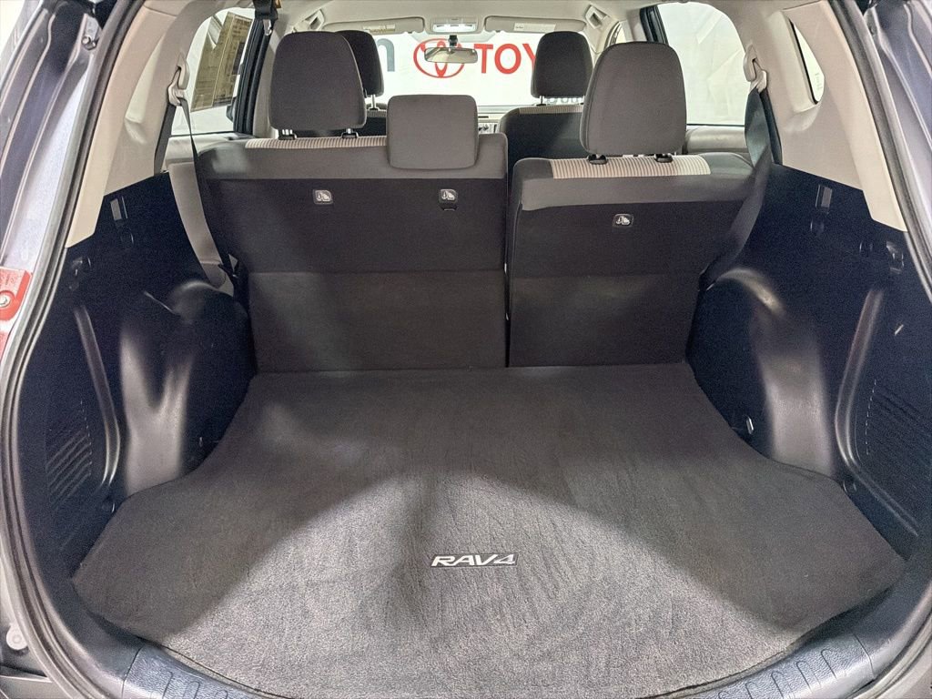 Used 2013 Toyota RAV4 LE image 17