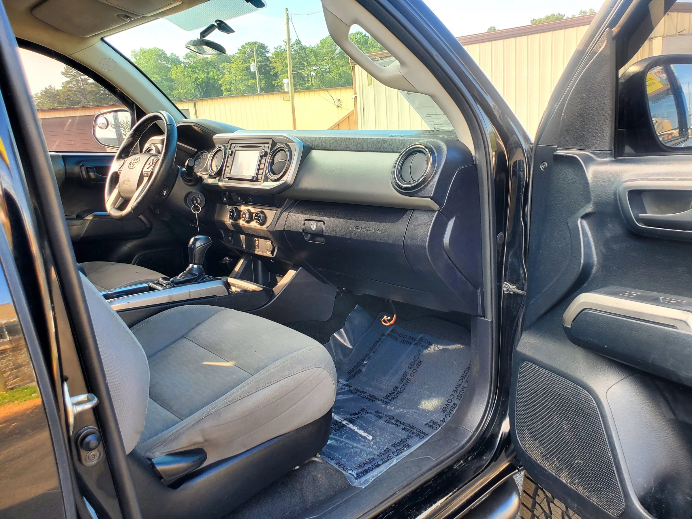 Used 2016 Toyota Tacoma SR5 w/ Towing Package RWD image 20