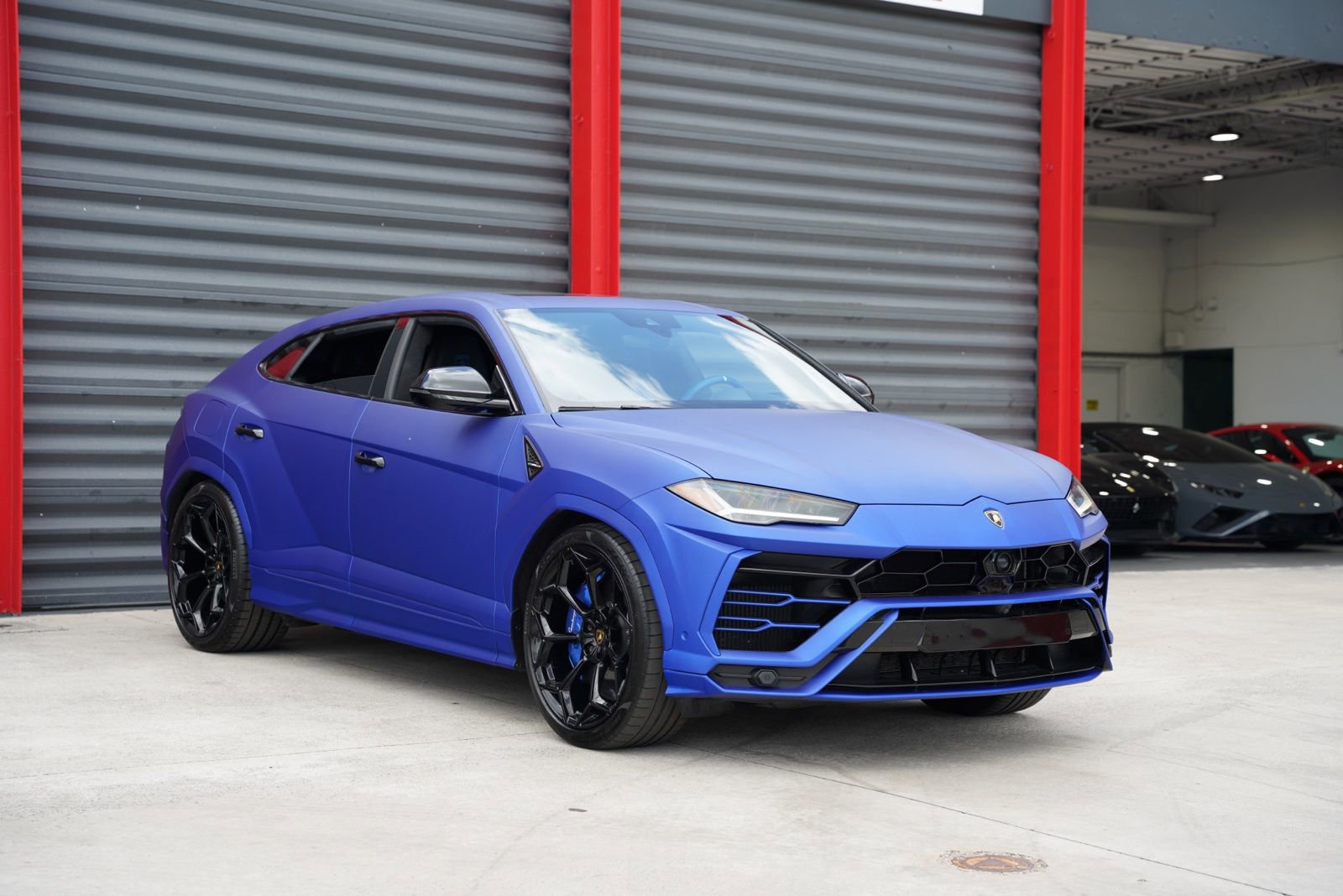 Used 2020 Lamborghini Urus image 3
