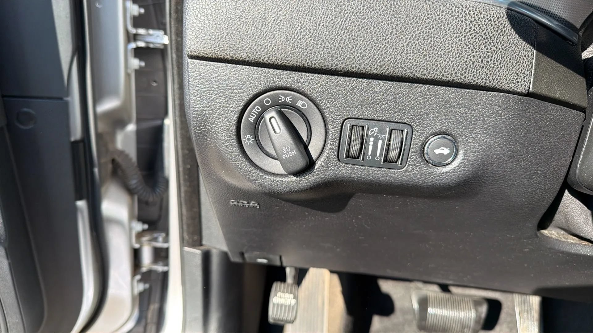 Used 2015 Dodge Charger SXT w/ Plus Group RWD image 94