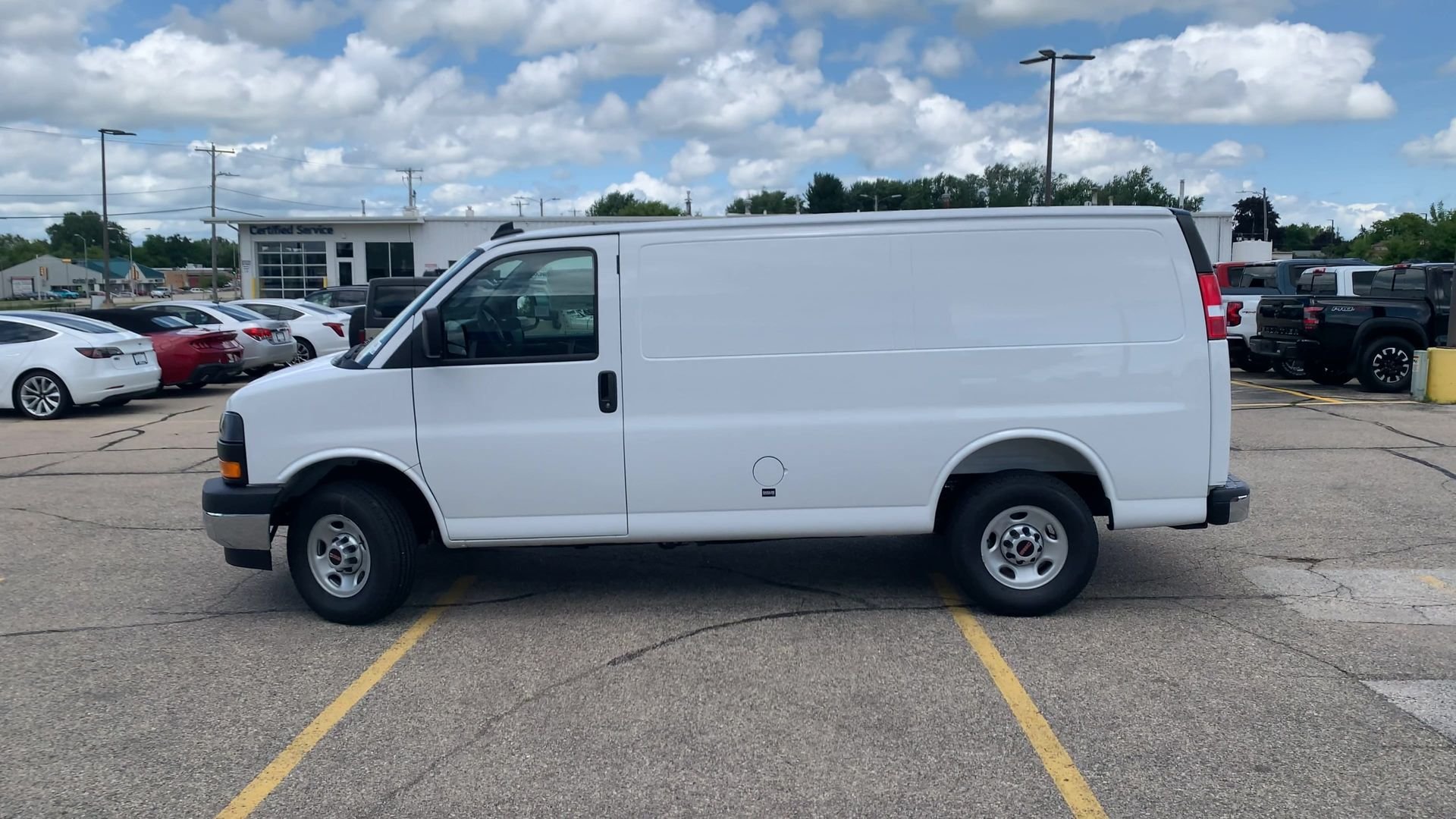 New 2025 GMC Savana 2500 w/ Driver Convenience Package RWD image 29