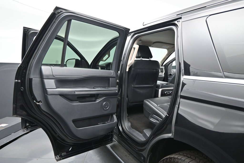 Used 2022 Ford Expedition XLT RWD image 18