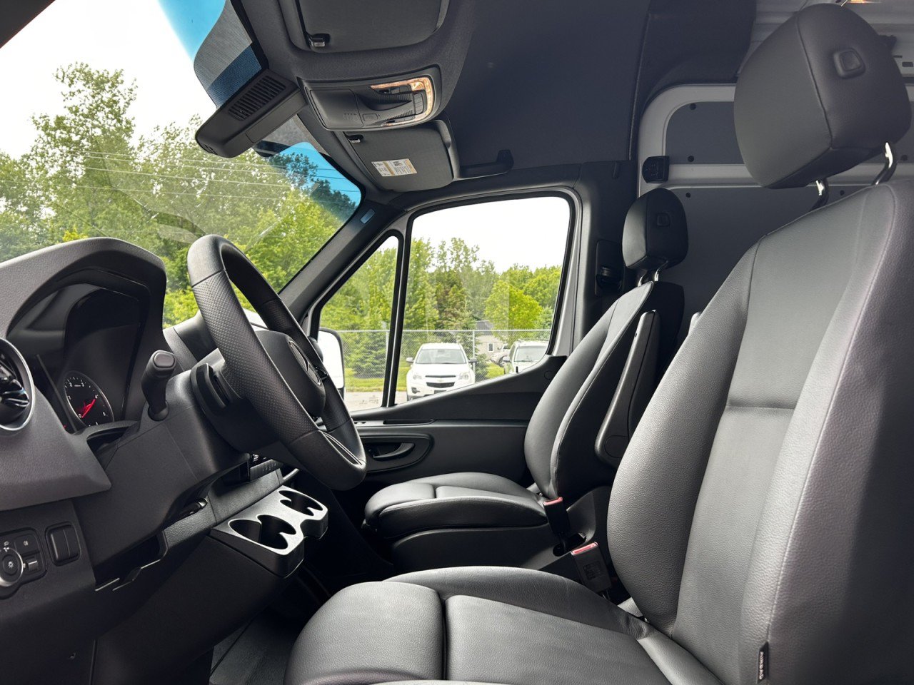 Used 2025 Mercedes-Benz Sprinter 2500 image 17