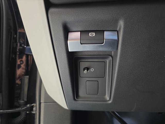 New 2024 Land Rover Defender 110 S AWD/4WD image 25