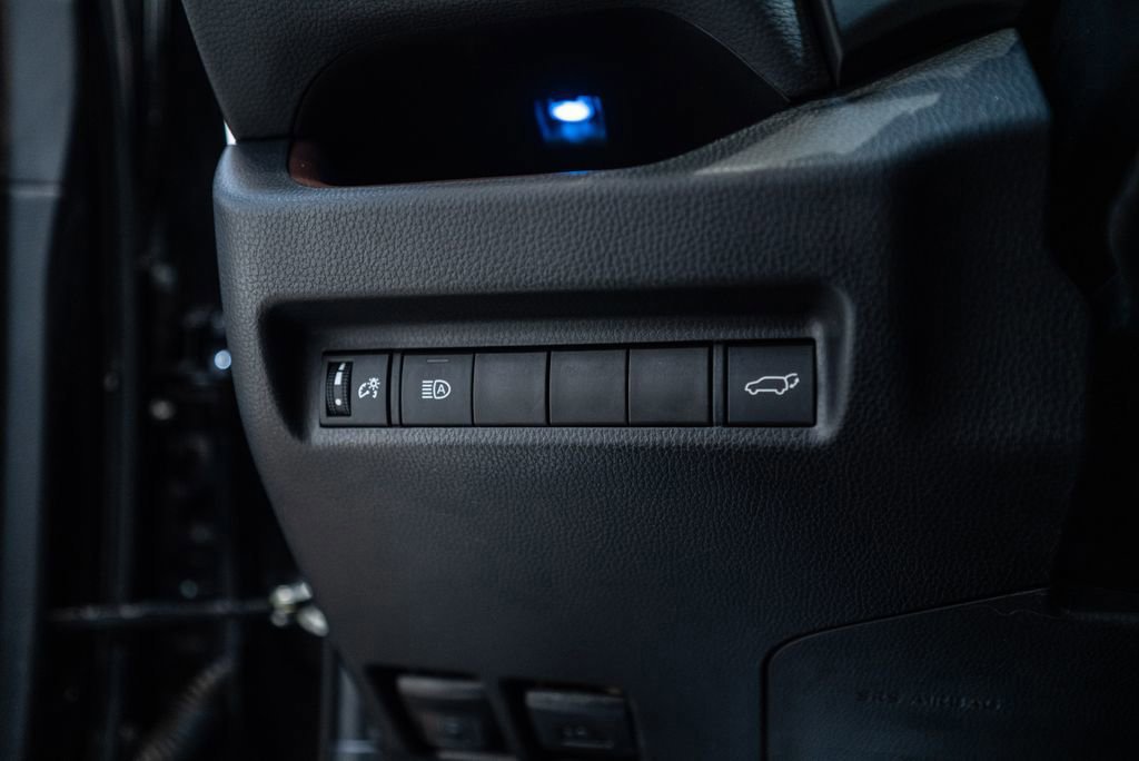 Certified 2021 Toyota RAV4 Limited FWD image 24