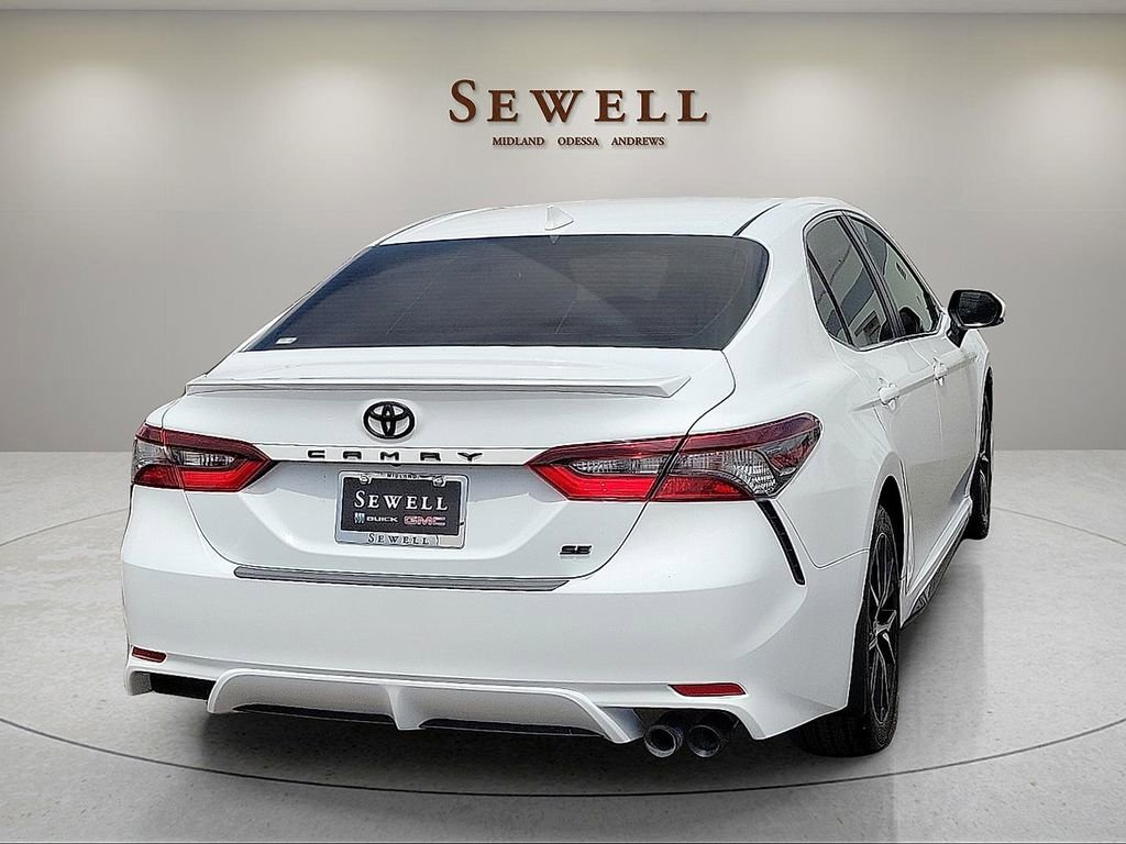 Used 2024 Toyota Camry SE w/ Convenience Package FWD image 5