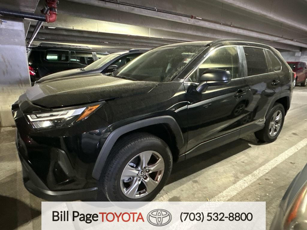 Used 2025 Toyota RAV4 LE AWD/4WD image 1