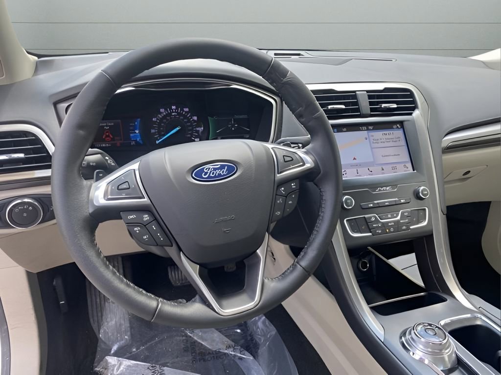 Used 2019 Ford Fusion SEL image 14