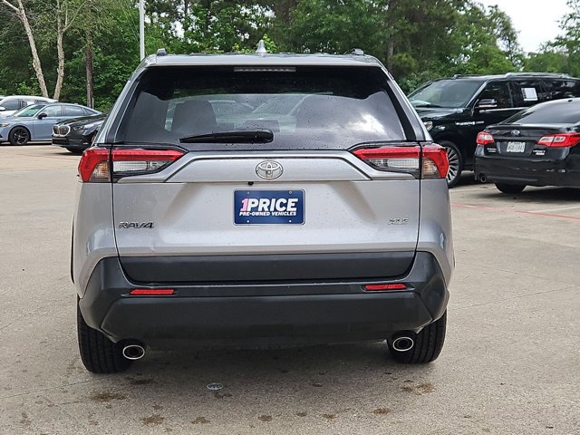 Used 2021 Toyota RAV4 XLE image 7