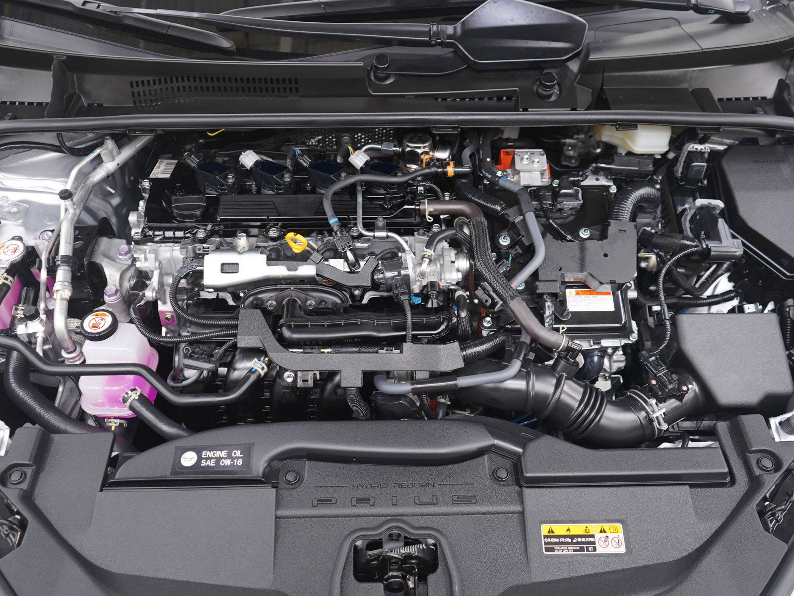 Used 2025 Toyota Prius LE image 30