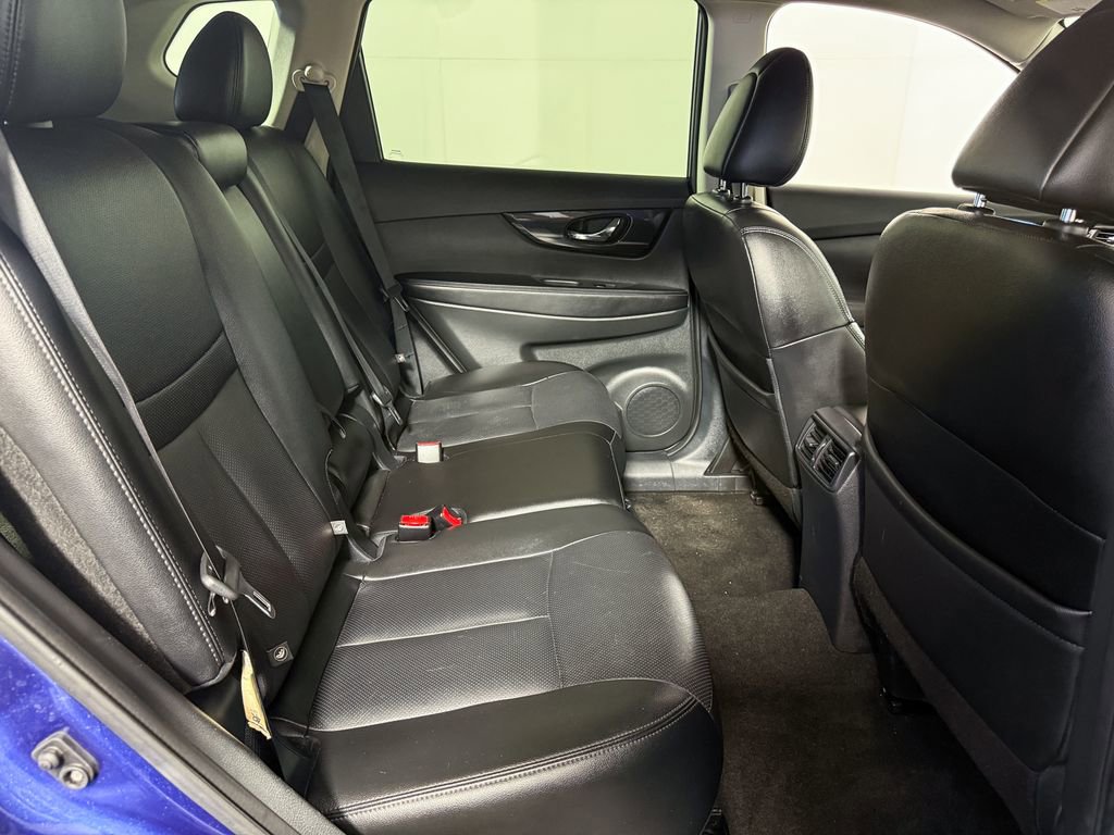 Used 2018 Nissan Rogue SL image 34