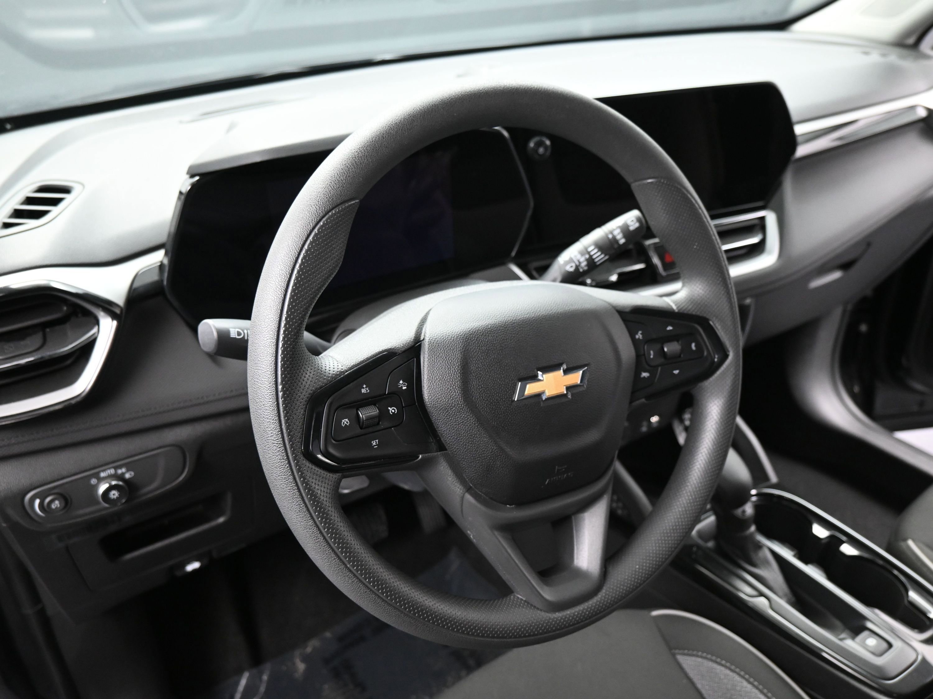 Certified 2025 Chevrolet TrailBlazer LT w/ Driver Confidence Package image 15