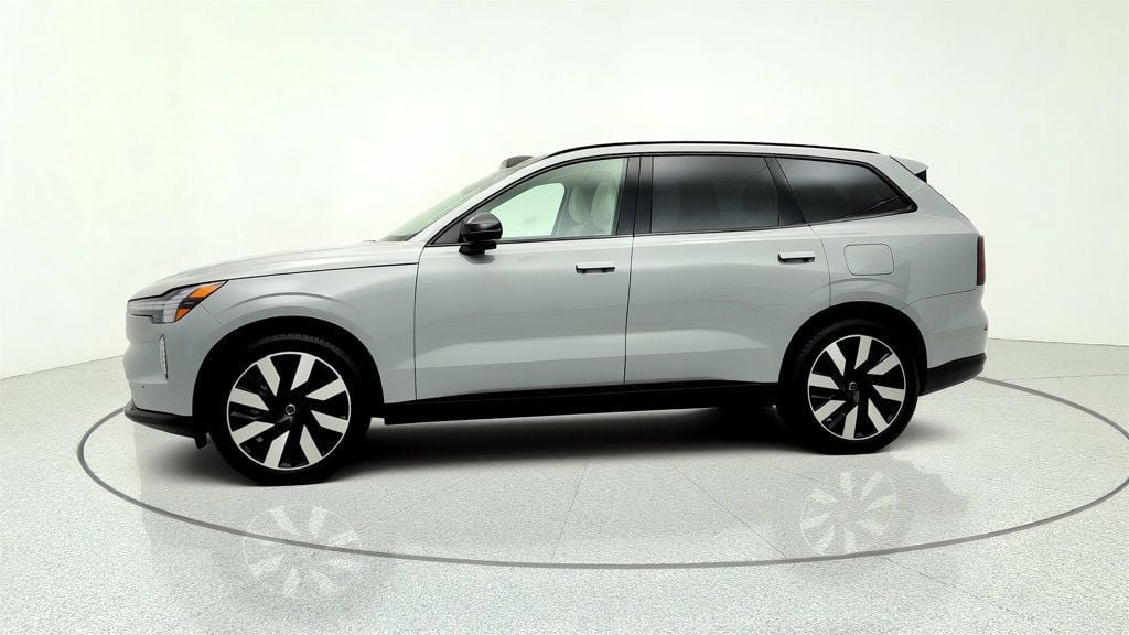 Used 2025 Volvo EX90 Ultra AWD/4WD image 8