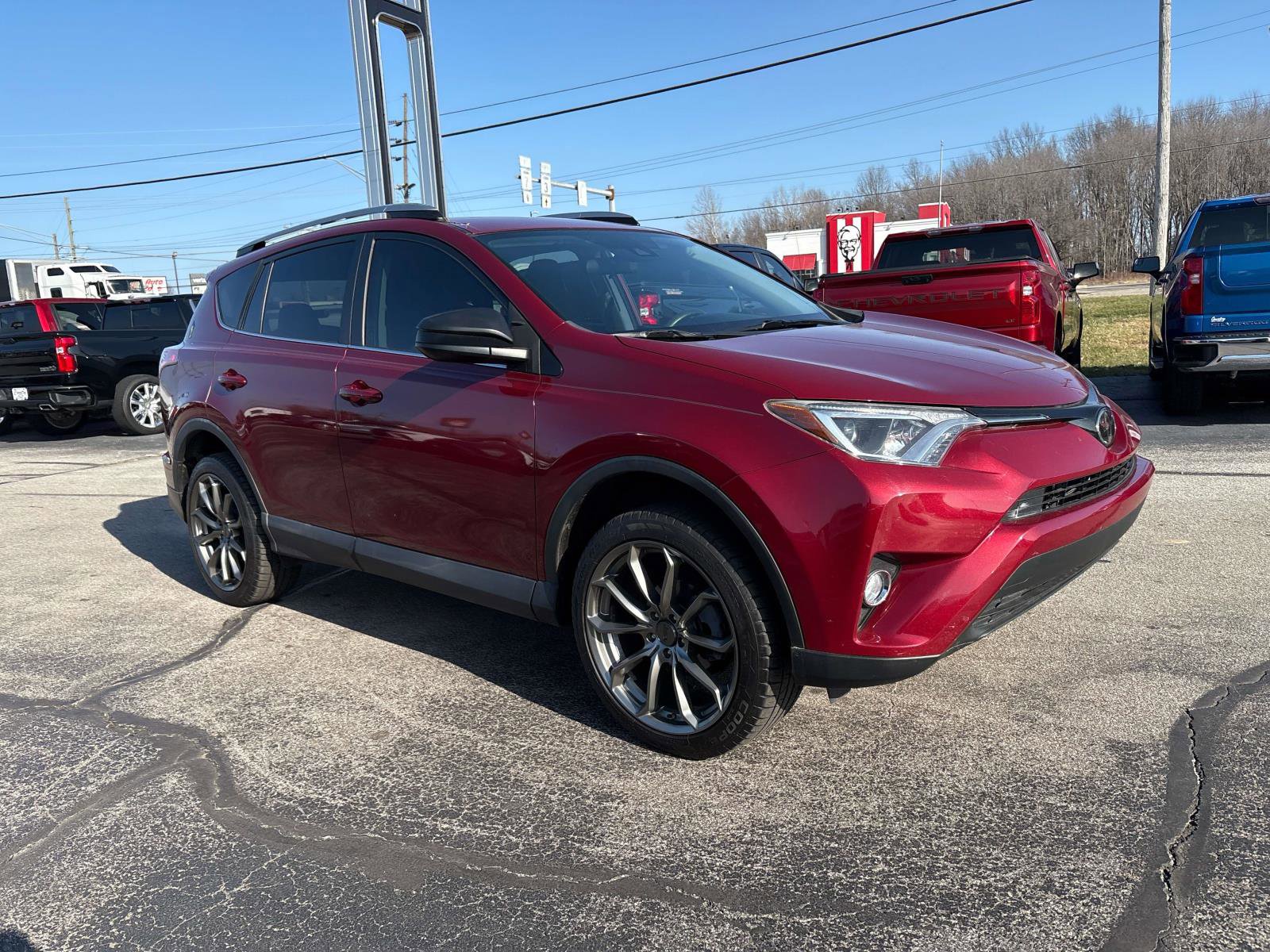 Used 2018 Toyota RAV4 LE image 6