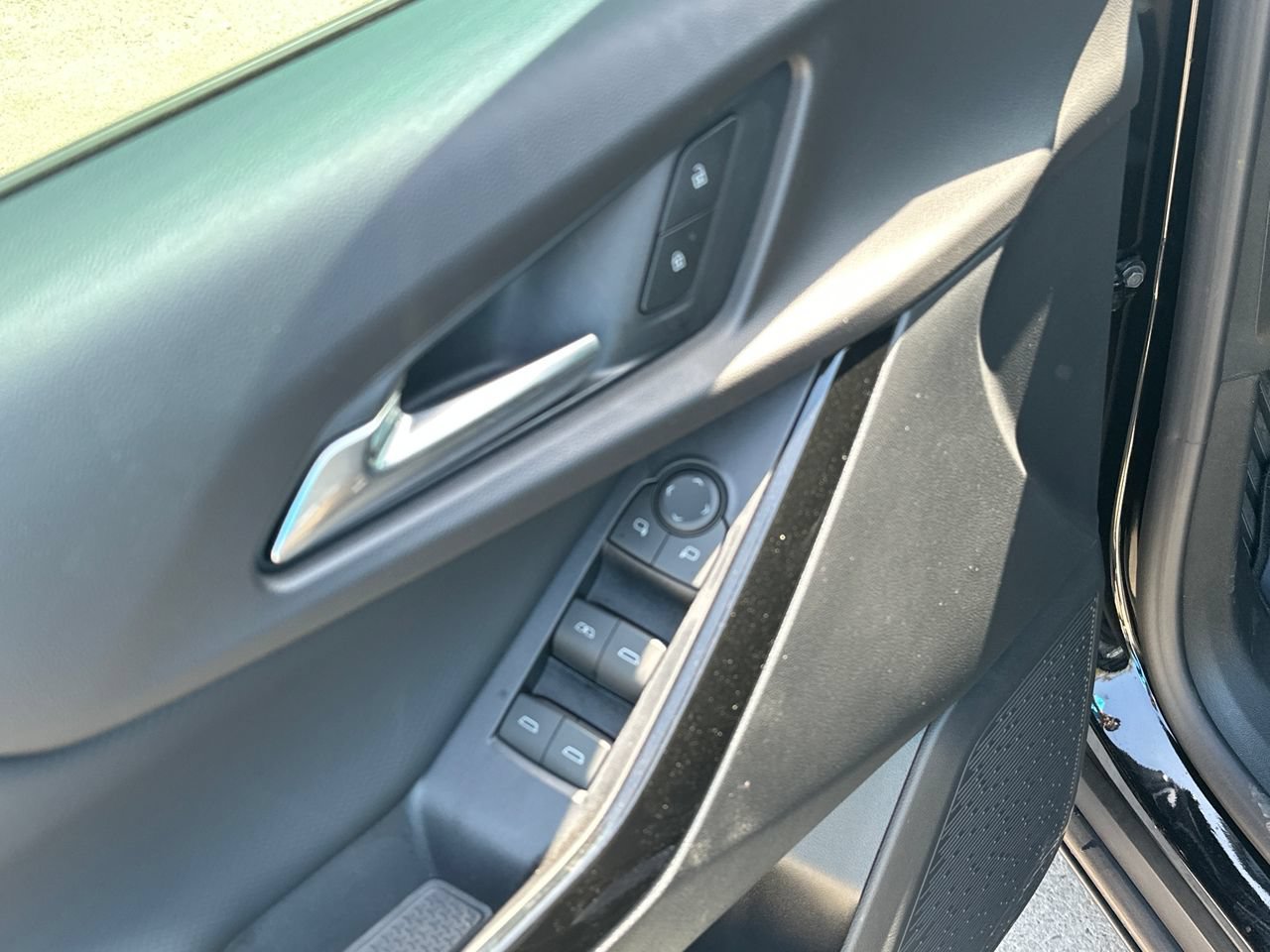 New 2027 Chevrolet Equinox LT FWD image 12