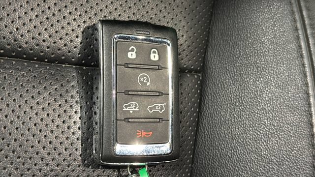 Used 2023 Jeep Wagoneer L Series III w/ Premium Group I AWD/4WD image 44