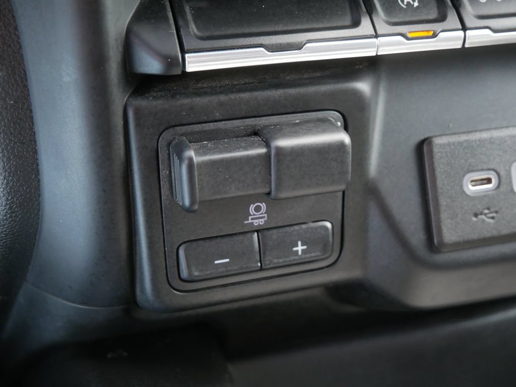 Used 2021 GMC Sierra 1500 Elevation w/ LPO, Elevation Black Package AWD/4WD image 4