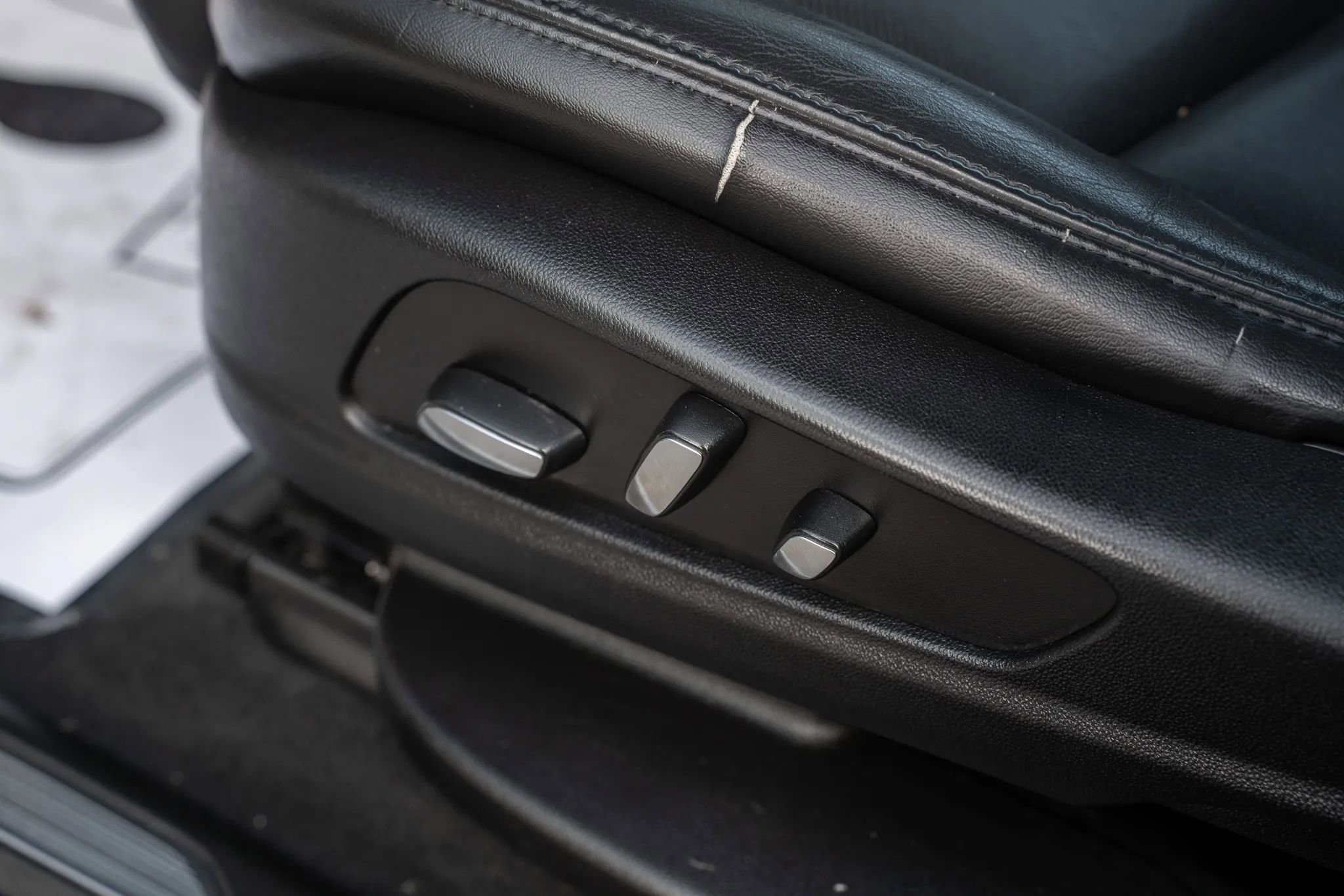 Used 2017 Cadillac XT5 Luxury w/ LPO, Wheel Lock Package image 16