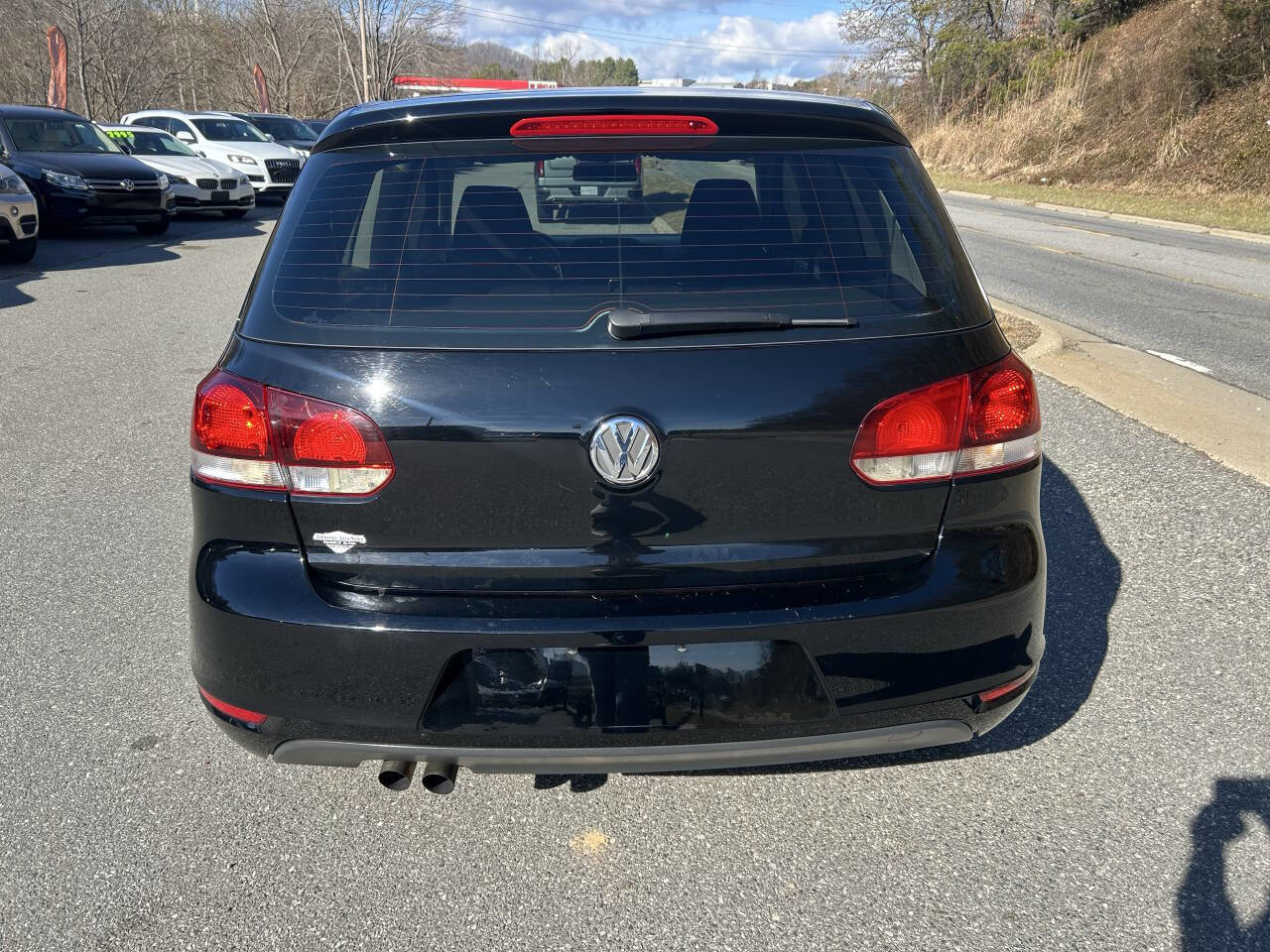 Used 2010 Volkswagen Golf 2-Door image 7