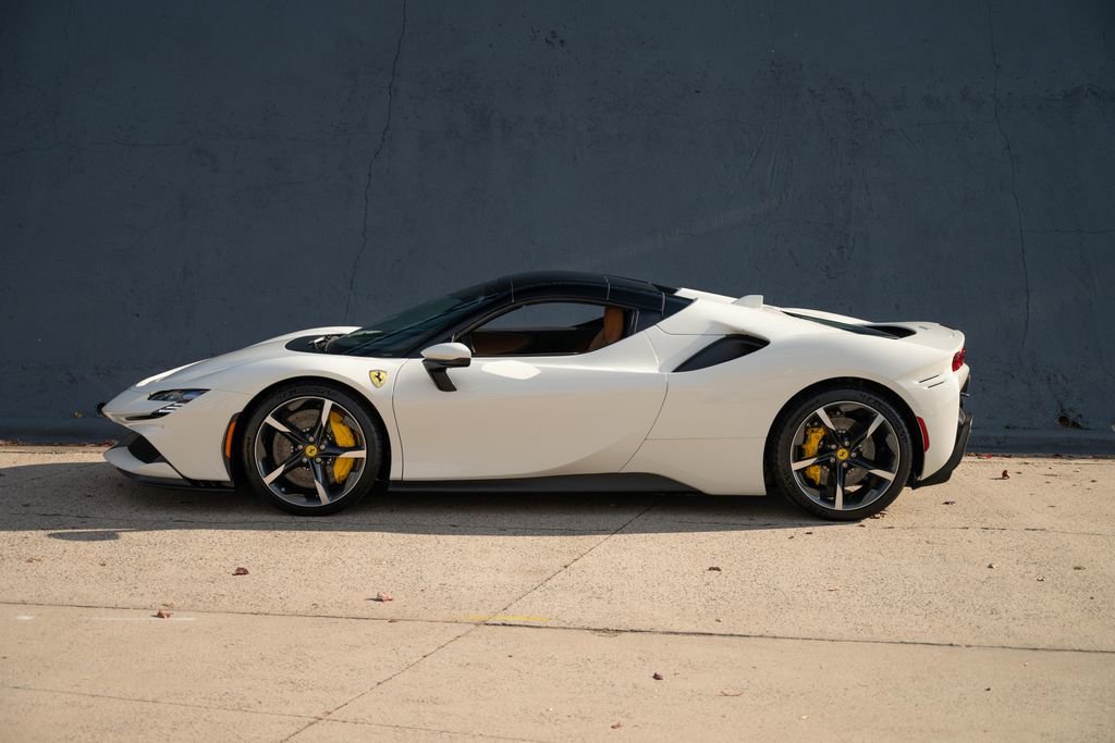 Certified 2024 Ferrari SF90 Spider image 3