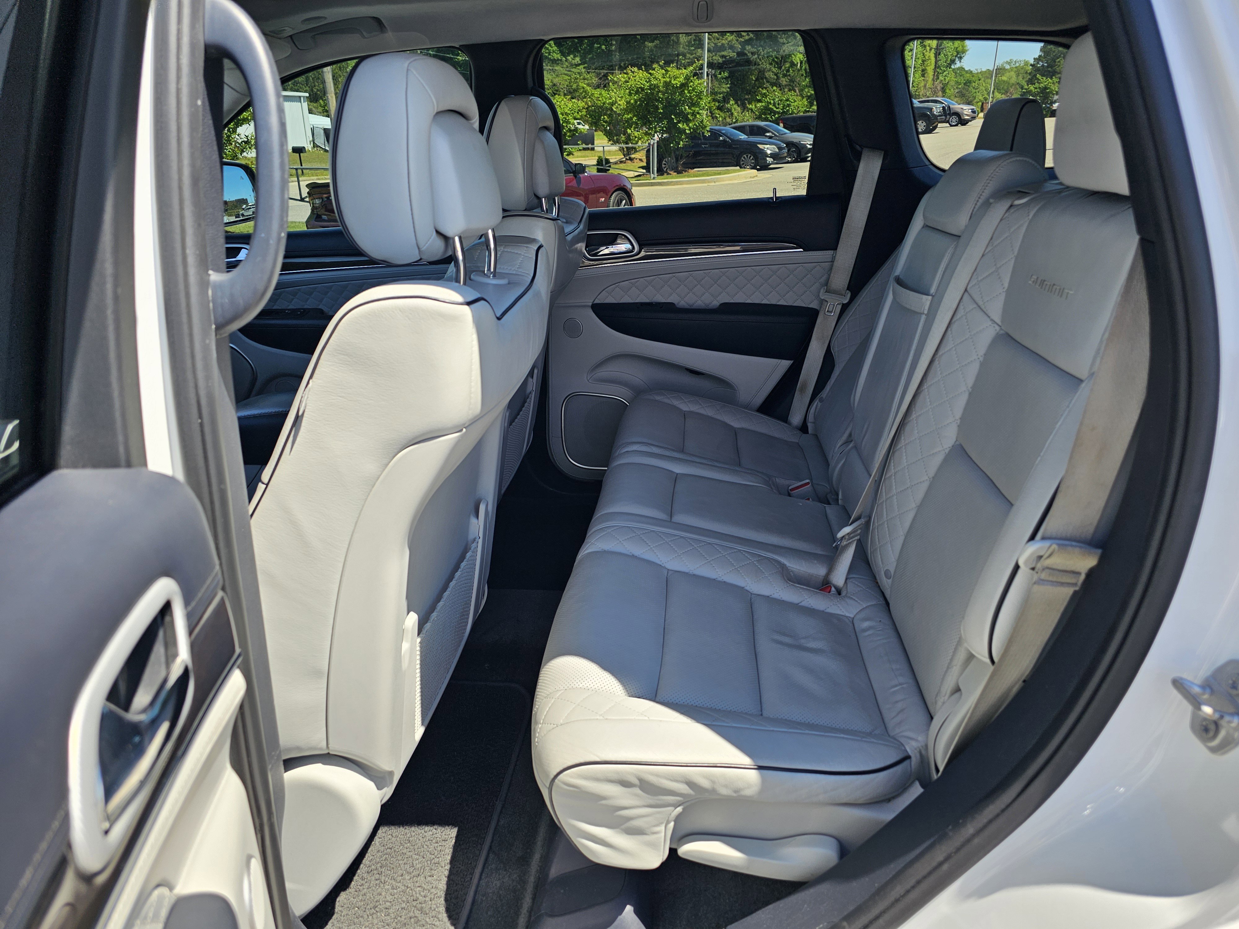 Used 2019 Jeep Grand Cherokee Summit AWD/4WD image 34