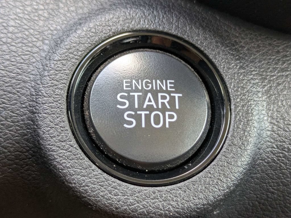 Used 2024 Hyundai Venue SEL FWD image 28