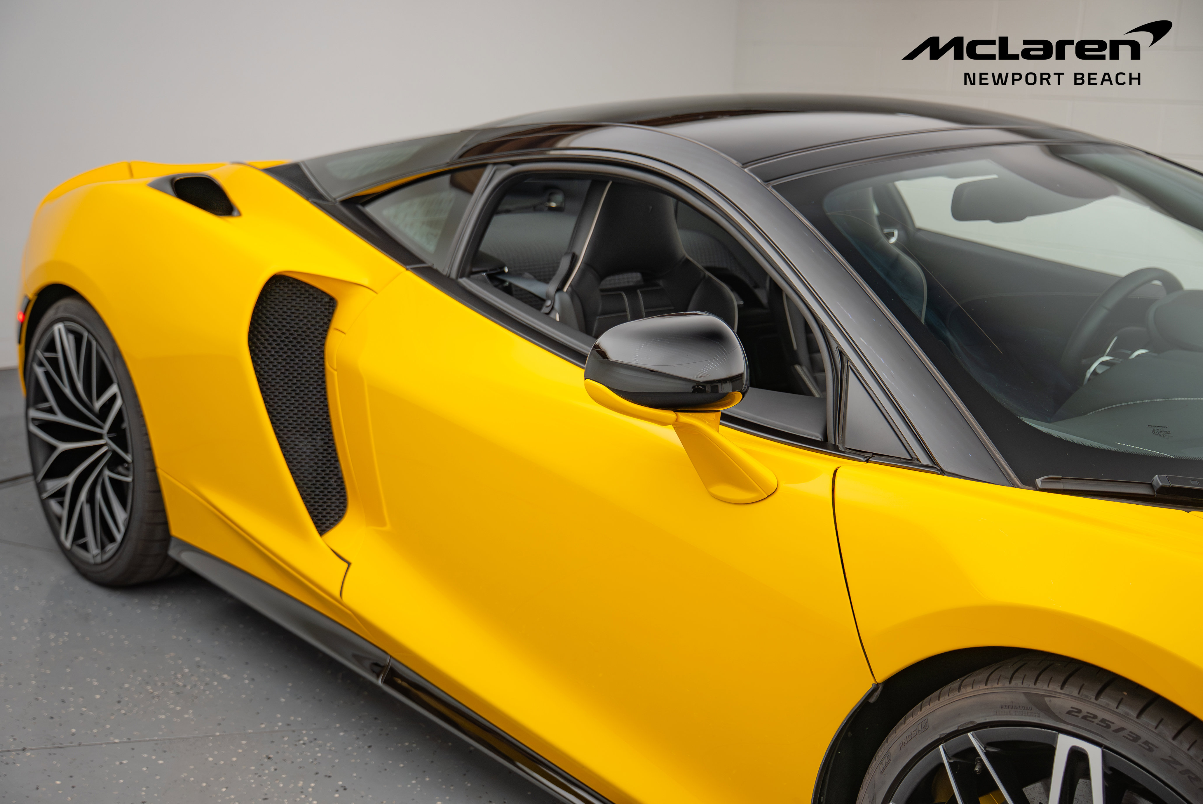 Used 2025 McLaren GTS image 3