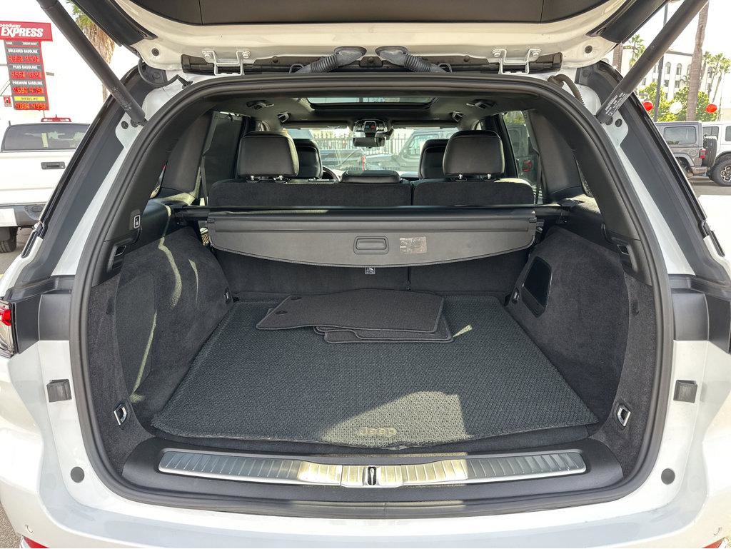 Used 2022 Jeep Grand Cherokee Summit w/ Advanced Protech Group IV image 38