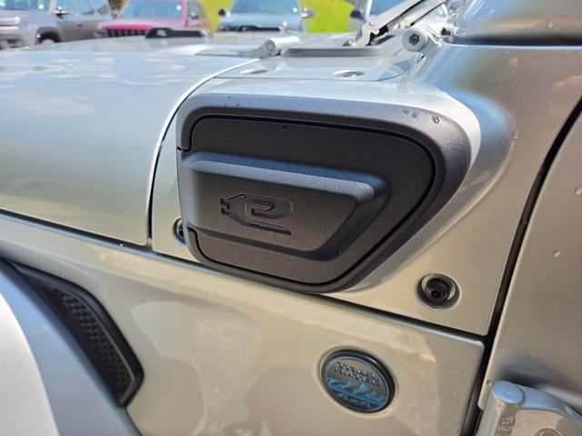 Used 2024 Jeep Wrangler Unlimited w/ Convenience Group AWD/4WD image 27