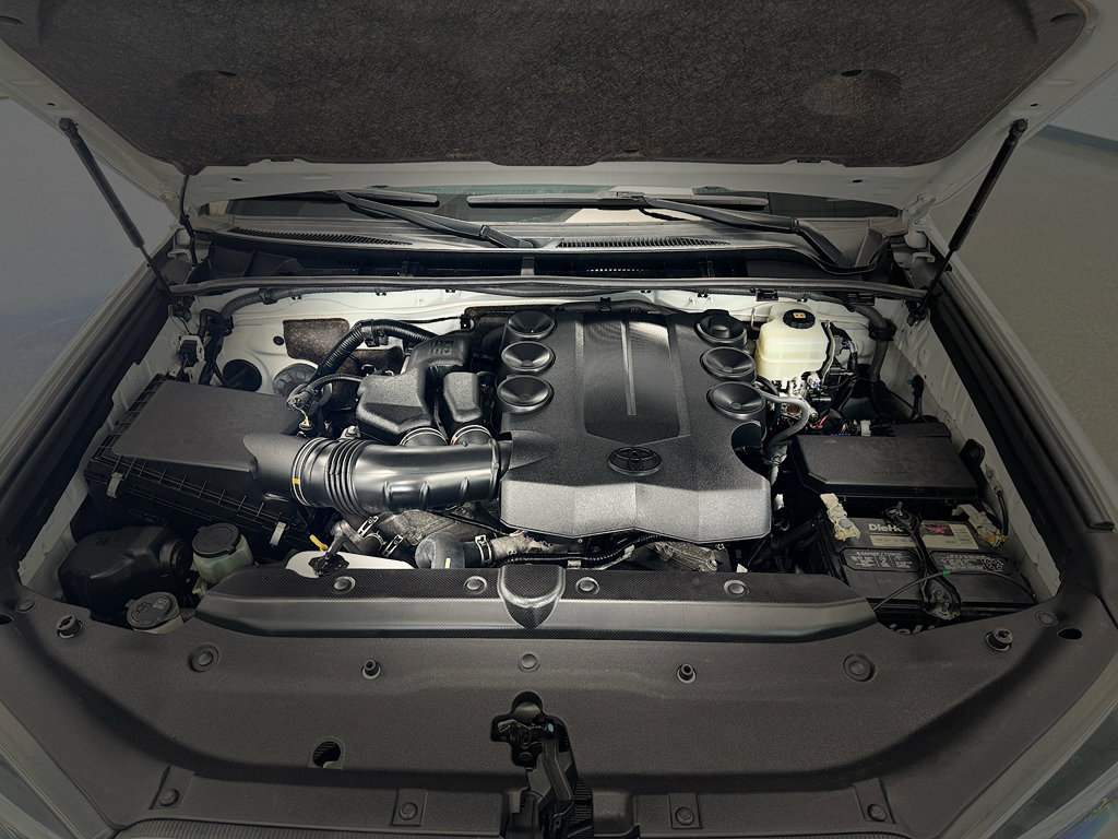 Used 2019 Toyota 4Runner SR5 AWD/4WD image 30