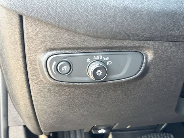Used 2023 Chevrolet Equinox LS FWD image 33