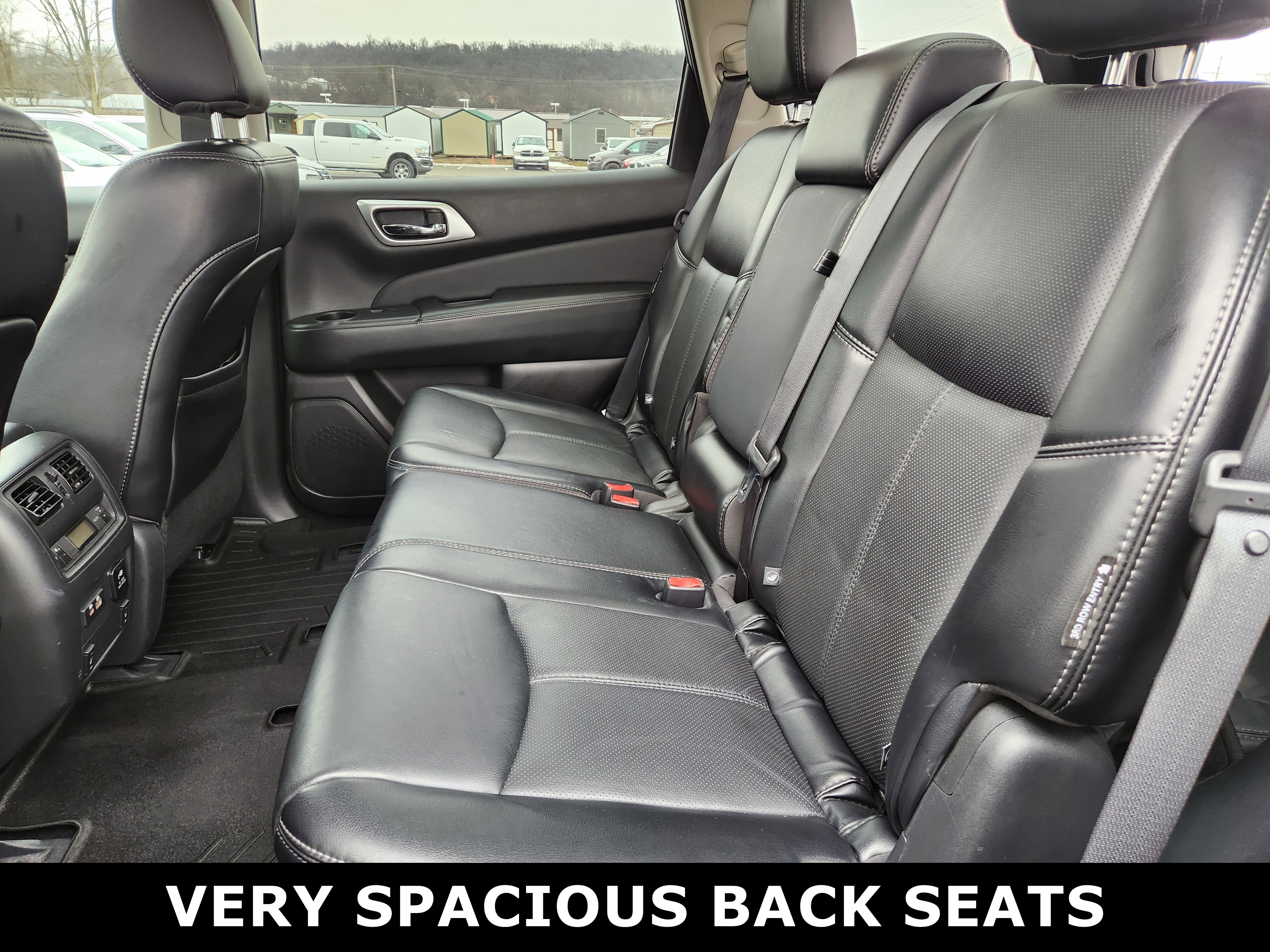 Used 2020 Nissan Pathfinder Platinum image 6