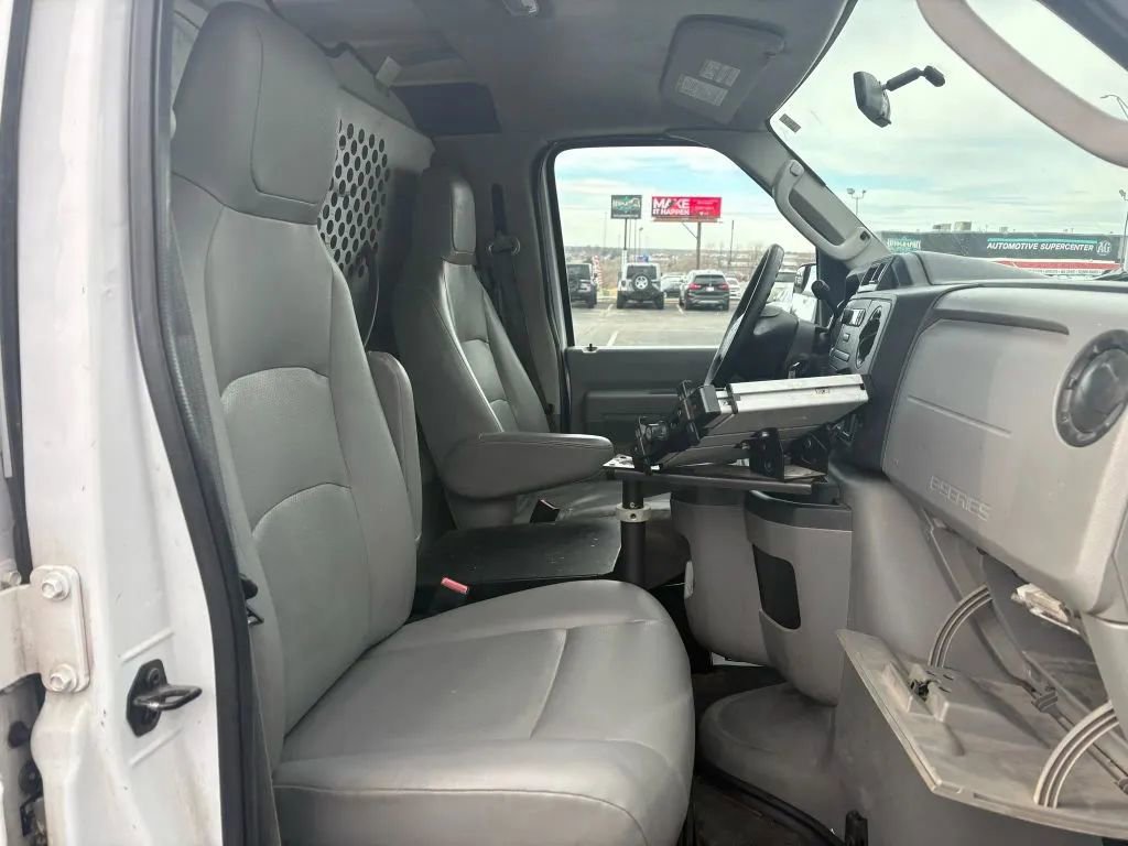Used 2013 Ford E-150 and Econoline 150 w/ Commercial Cargo Van Pkg RWD image 17